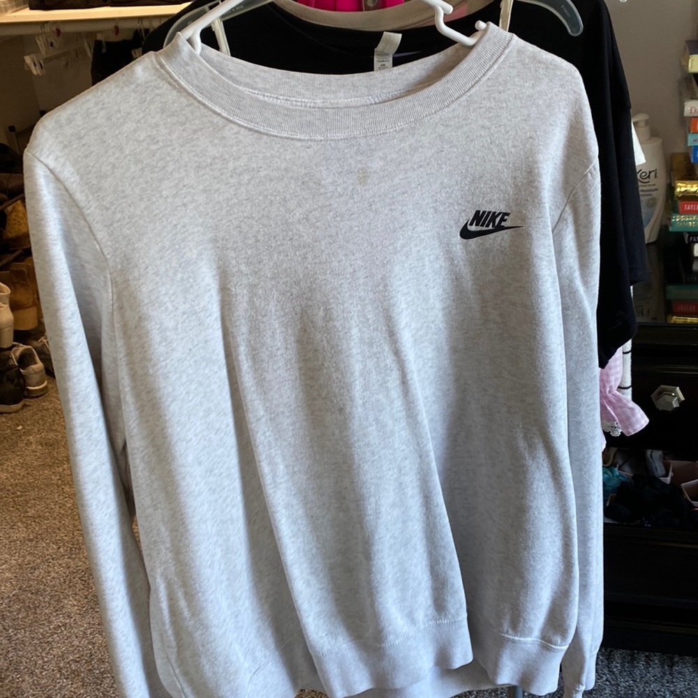 Nike gray lightweight sweater | size large